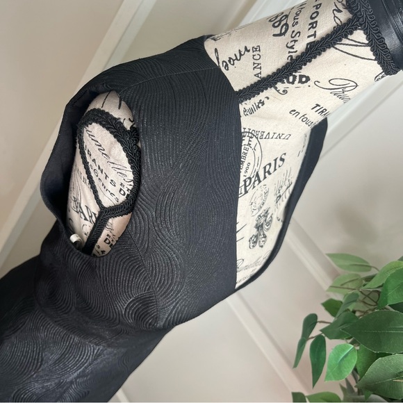 Halston Heritage Evening Sleeveless Jacquard Metallic Trumpet Gown Black Sz 8 - Picture 9 of 16